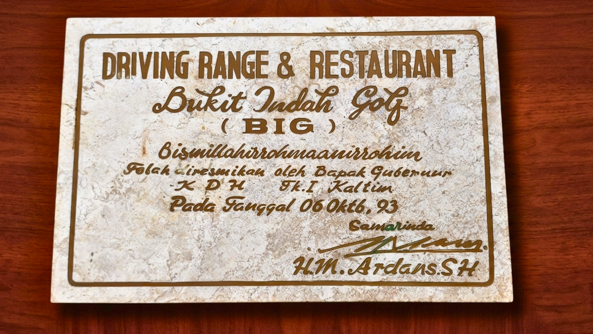 Plakat peresmian Big Golf Driving Range